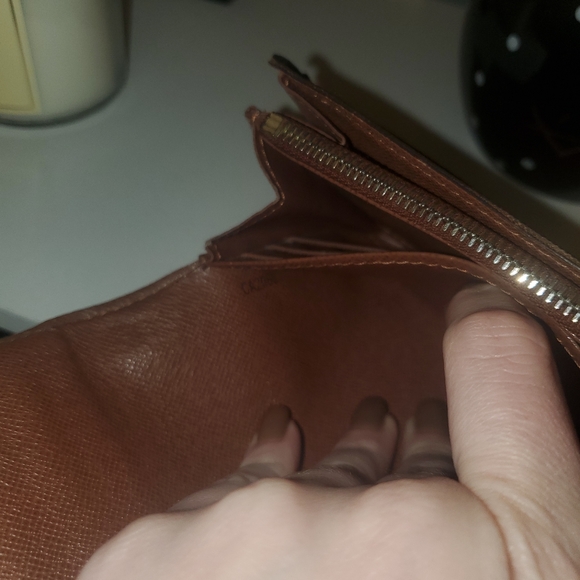 Louis Vuitton monogram Wallet - Picture 8 of 11